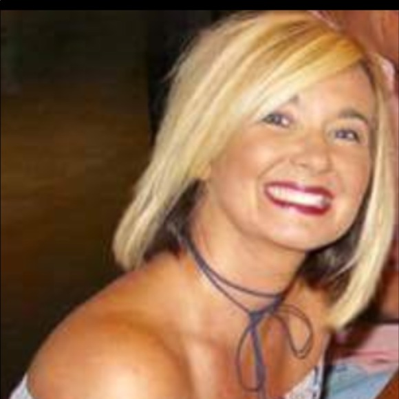 Meet your Posher, Holly - Picture 1 of 1